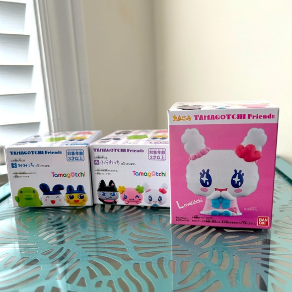 BANDAI Tamagotchi Friends 25TH Anniversary Figure Series Set Of 3 BNIB - Picture 4 of 5
